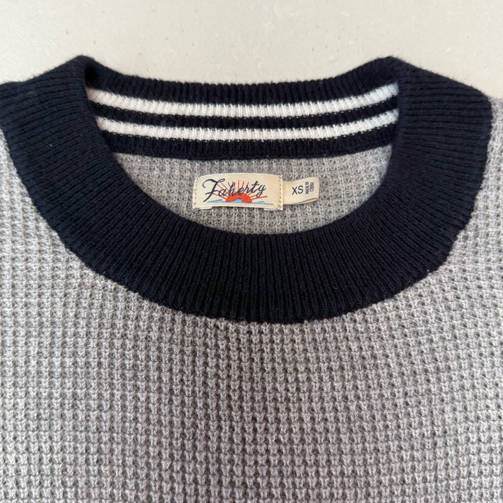 Faherty Throwback Crew Sweater XS - image 6